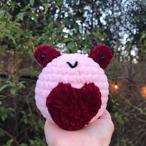 valentine crochet frog plush